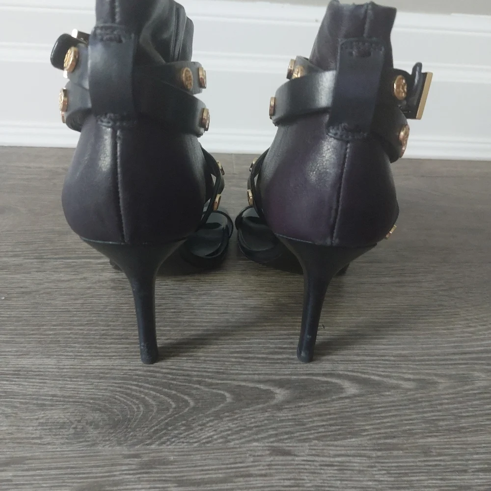 Tory Burch T black leather stiletto strappy heel pumps with gold TB stud accents - Picture 9 of 10